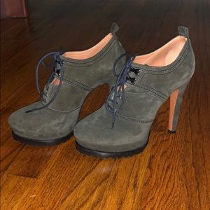 Alaïa dark green stunning shoes